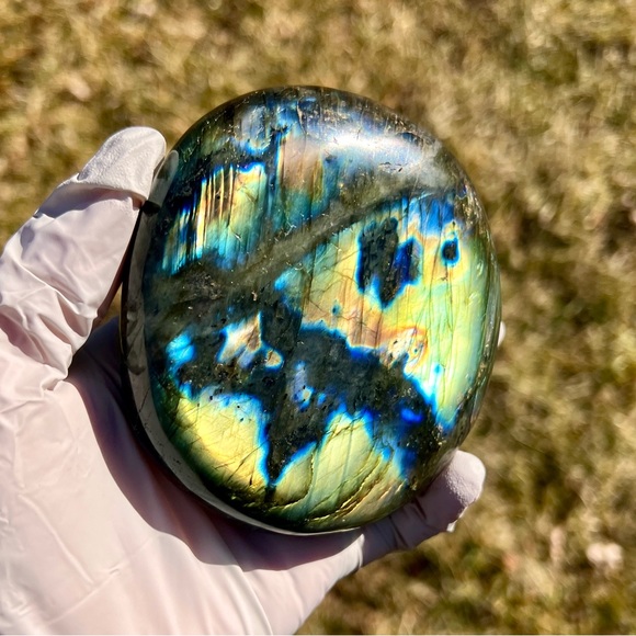 SOLD 3.9” Massive Flashy XXL Labradorite Palm Stone - Focal Meditation Stone - Picture 9 of 12